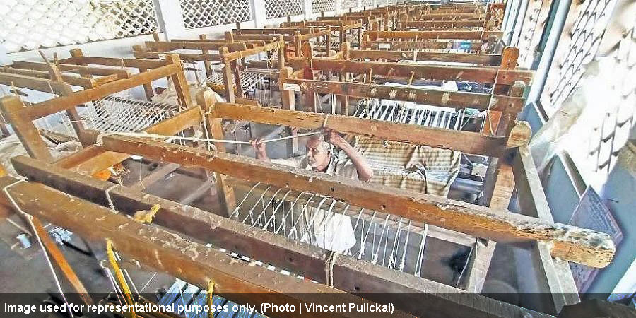 Telangana weavers suffer due to delay in payment of yarn subsidies